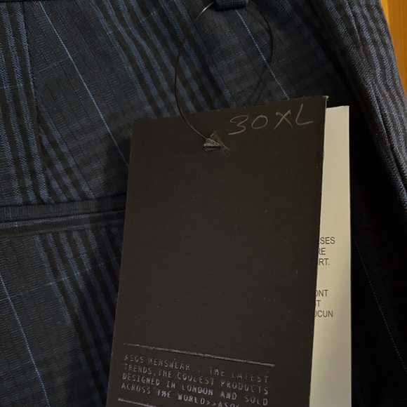 ASOS DESIGN Tall slim crop smart pants in blue seersucker check - Picture 8 of 9